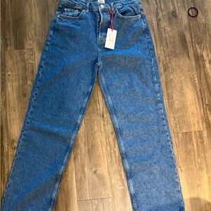 BDG Straight Leg Mid Rise NWT